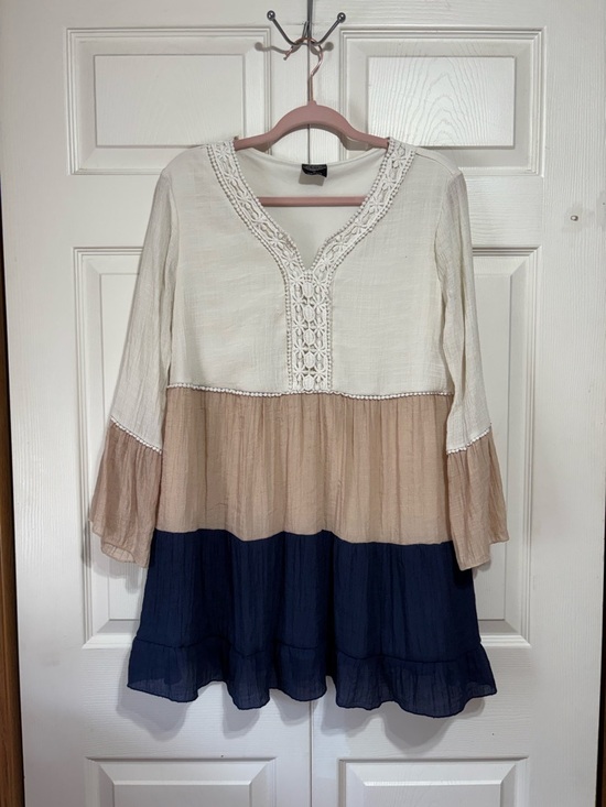 Calstyle Dresses & Skirts - Boho Hippie Tiered V-Neck Mini Dress